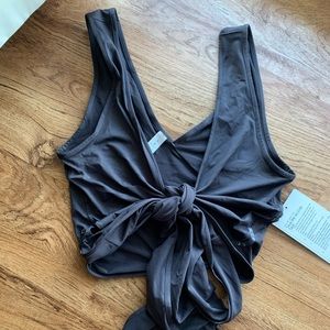 Lululemon Twist Me Up Crop Tank Size 6
